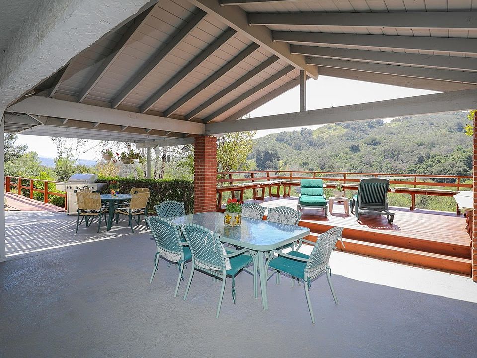 Welcome home to 4551 Baja Mission, Fallbrook, CA!