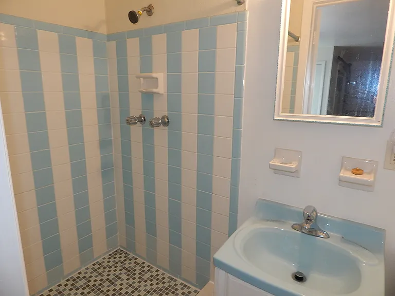 5005 Genesis Ave — Photo 17