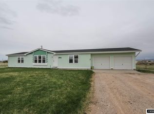 12 S Cougar Rd, Glenrock, WY 82637