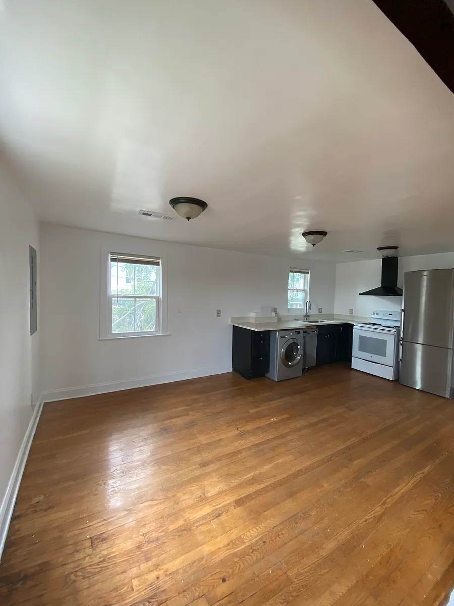 Building Photo - 4300 Jefferson St #2