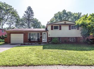 20928 Birchwood St, Farmington, MI 48336