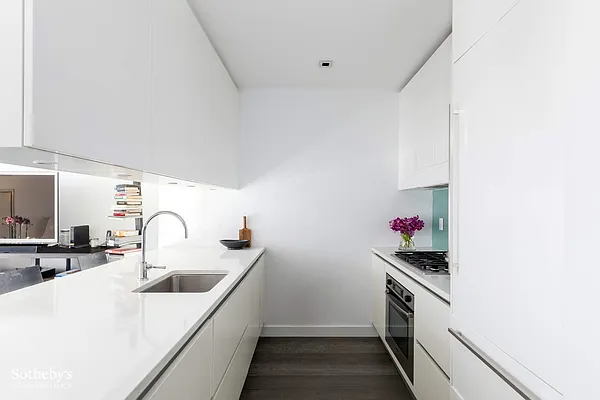 Sold by Sotheby's International Realty | media 7