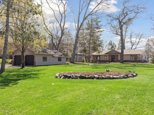 9149 N Shore Trl N, Forest Lake, MN 55025