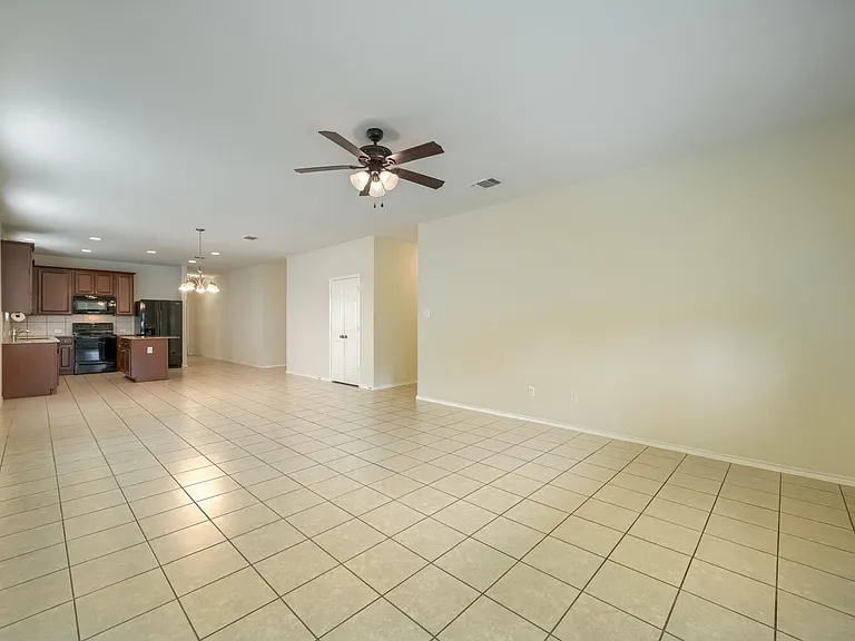 616 Sonterra Blvd — Photo 6
