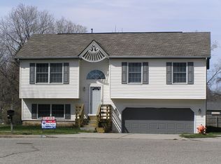 6715 Meese Dr, Lansing, MI 48911