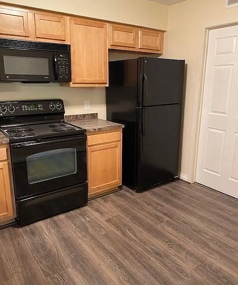 2605 Greenstone Blvd #210 — Photo 10