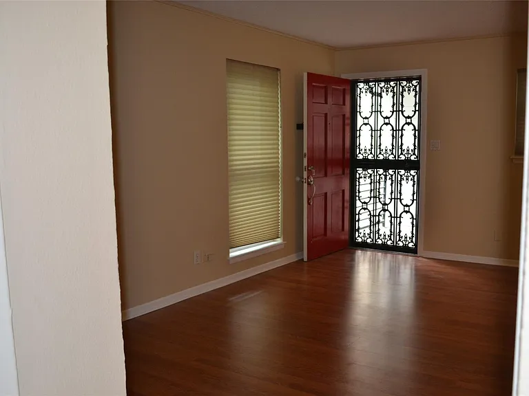 1710 Brun St #10 — Photo 5