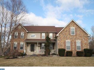 19 Crescent Ln, Royersford, PA 19468