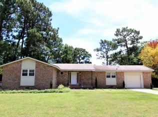 6105 Lochcarron Dr, Fayetteville, NC 28304