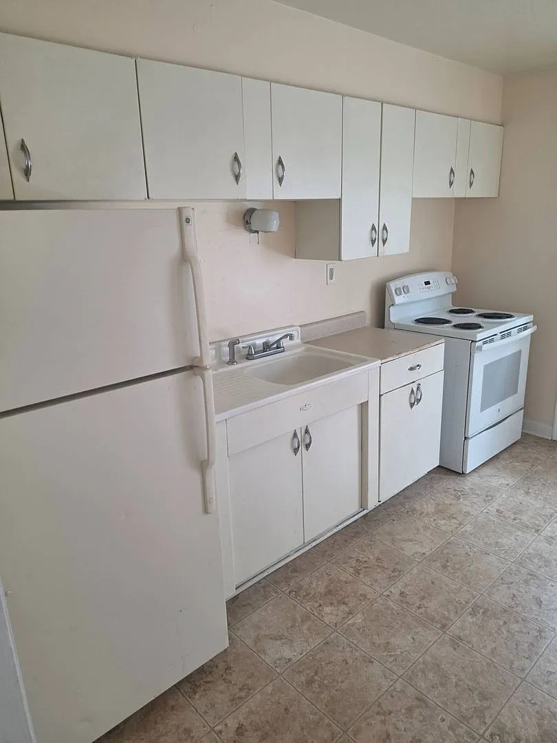 332N75thK — Photo 2