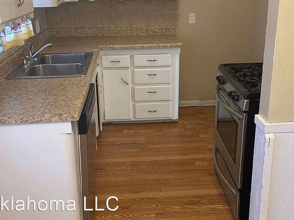 2nd image of 1113 Sycamore Dr