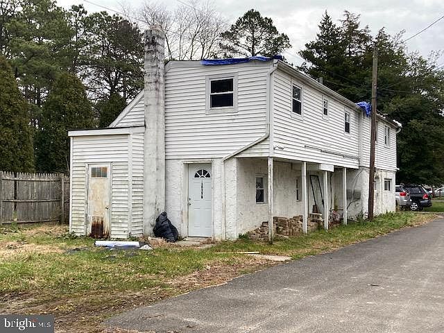 2nd image of 1047 Whitehall Rd