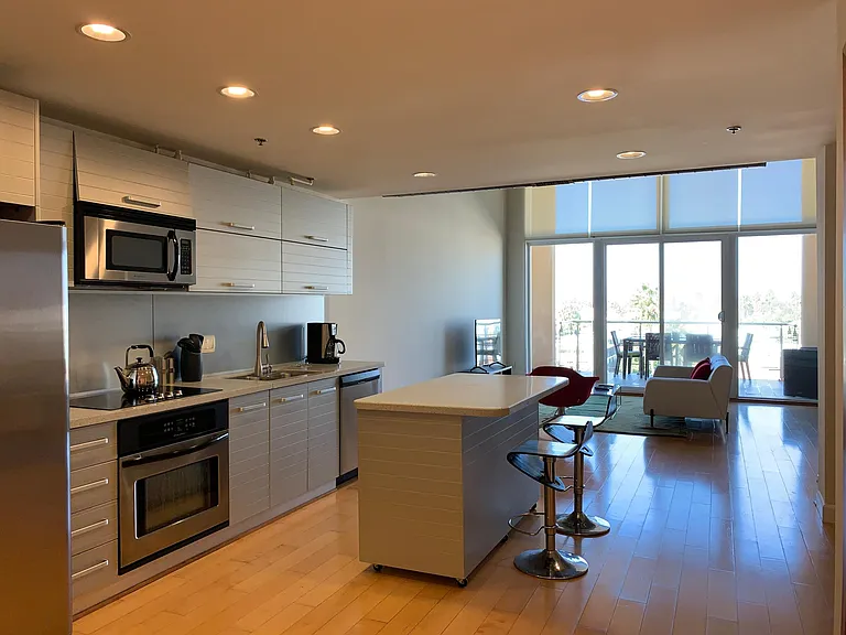 Suite #26 - Premium Split-Level Loft - 1167 sq ft.