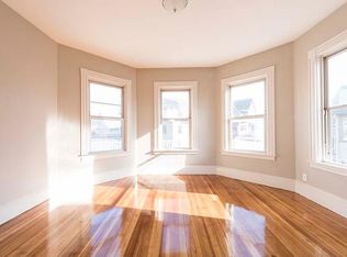 28 Beach Rd #1, Winthrop, MA 02152