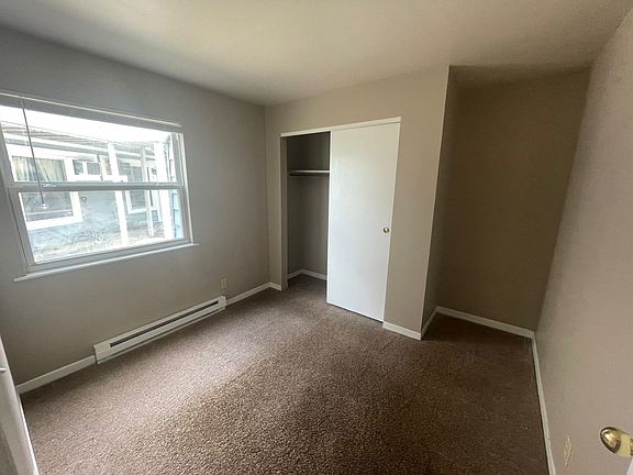 4th image of 1190 Windsor Dr APT 12