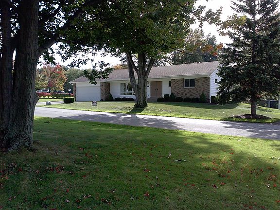 3rd image of 3238 Suburban Ln