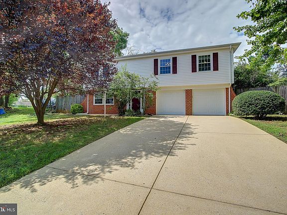 2nd image of 1107 N Williamsburg Ct