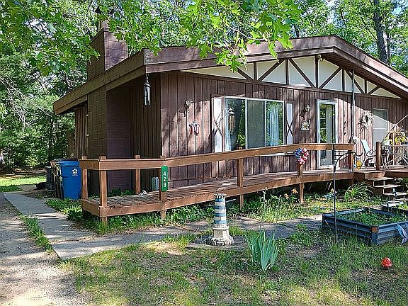 1st image of 429 Pinnacle Dr