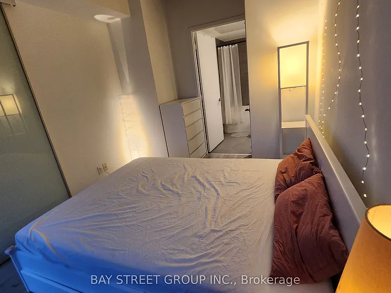 161 Roehampton Ave #3303 — Photo 11