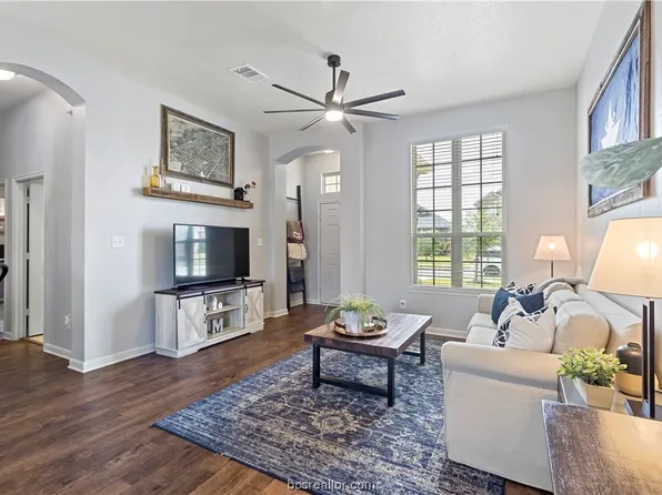 2017 Stubbs Dr, Bryan, TX 77807