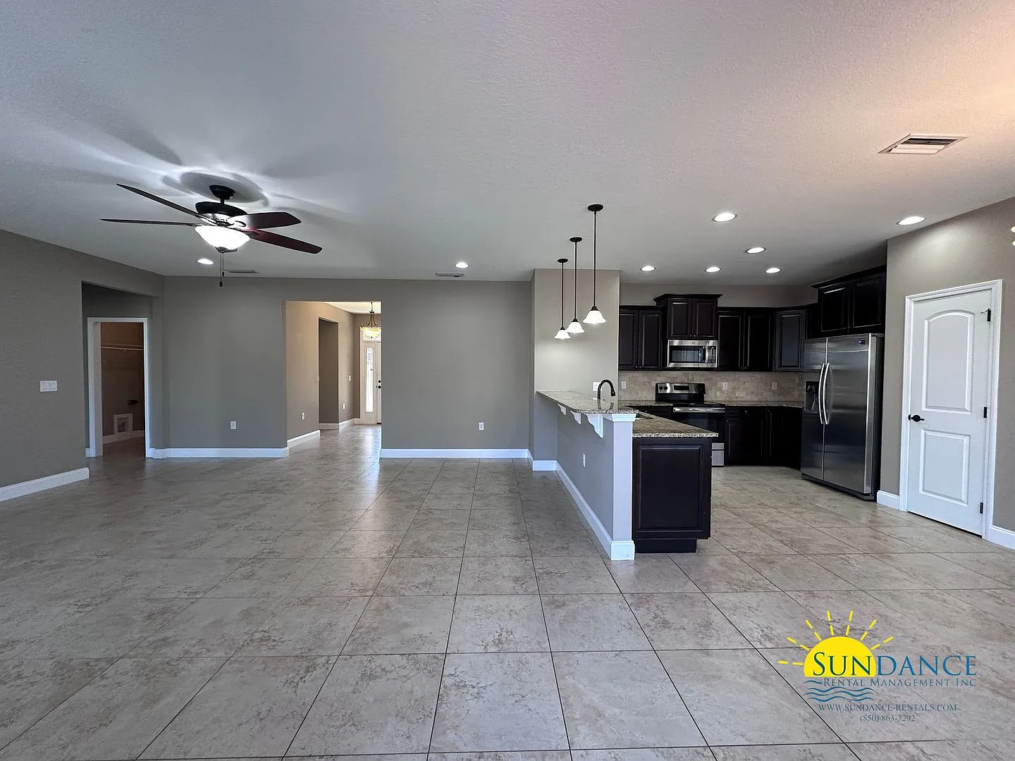 Gorgeous 4 Bedroom Home in Mary Esther! — Photo 3