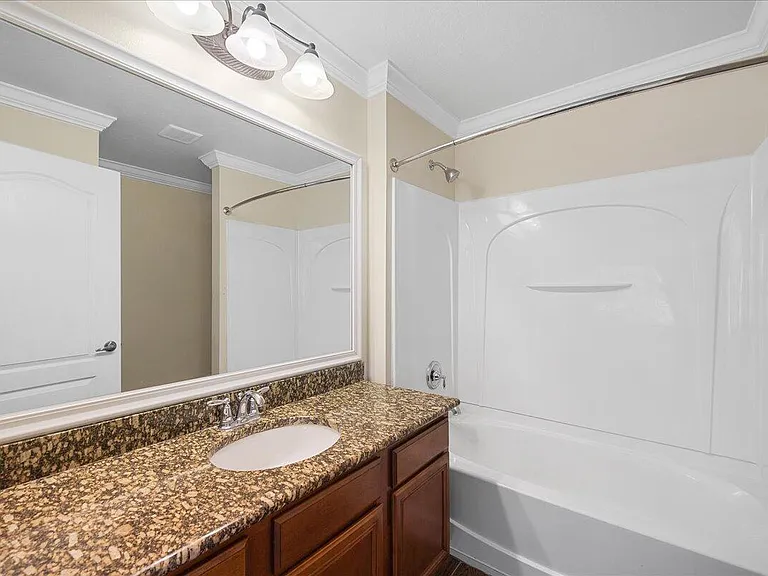 700 Ventura Dr — Photo 10