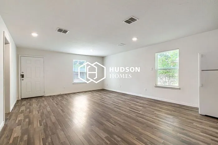 1012 Dearborn St — Photo 4