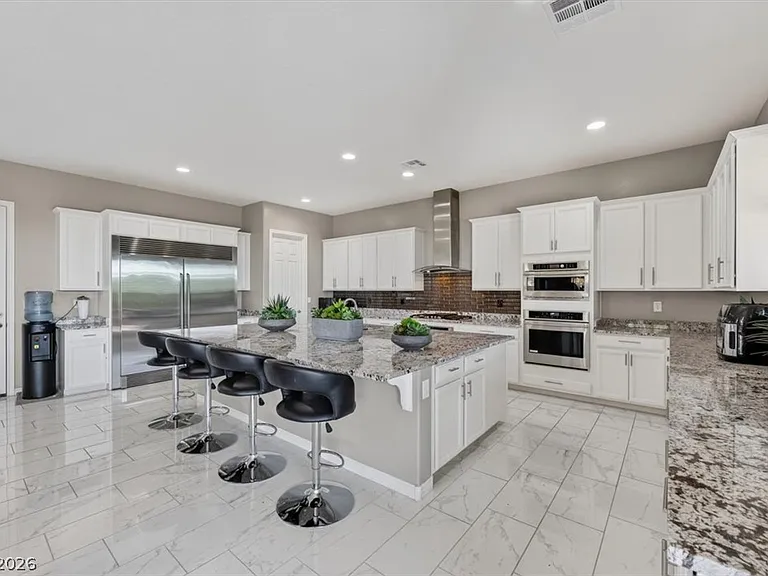 320 Highspring St — Photo 18