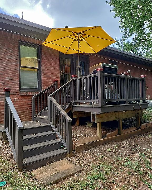 2nd image of 122 Mickelo Ln
