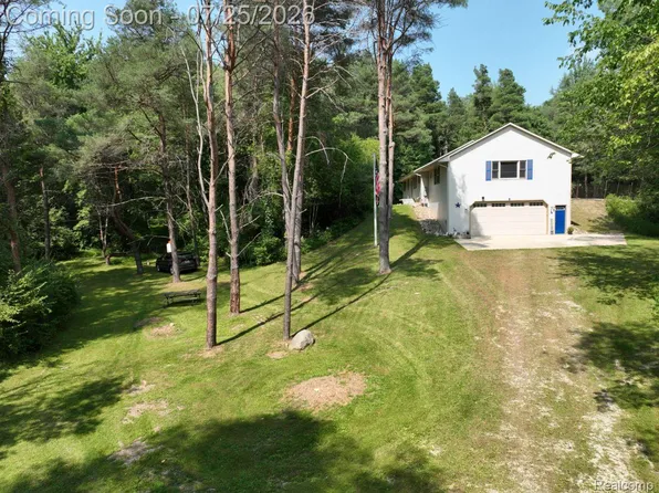 10201 Washburn Rd, Goodrich, MI 48438