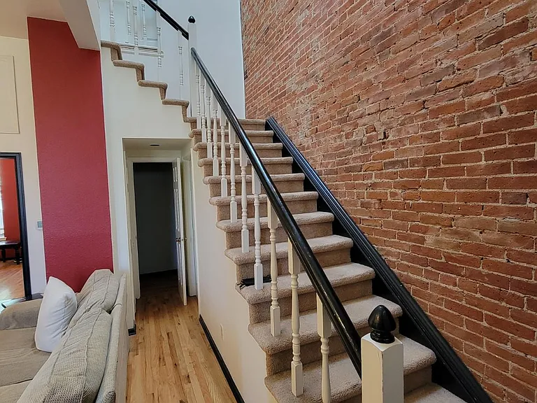 2215 Glenarm Pl — Photo 7