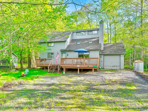 5151 Cresco Dr, Pocono Lake, PA 18347