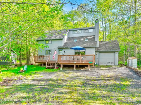 5151 Cresco Dr, Pocono Lake, PA 18347