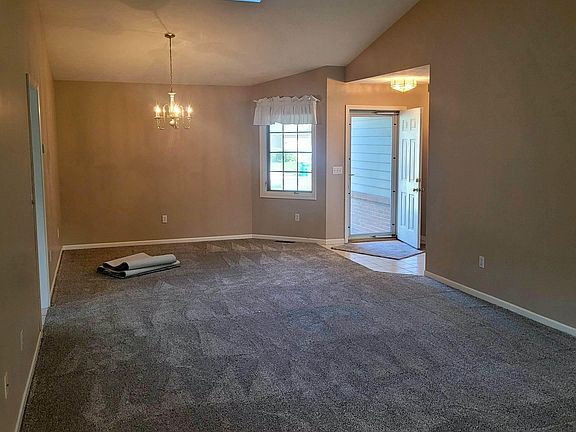 3rd image of 18624 Pauls Way