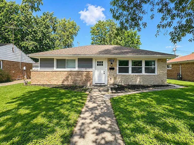 17037 Greenbay Ave — Photo 1
