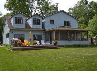 620 Lakeside Dr, Rome City, IN 46784