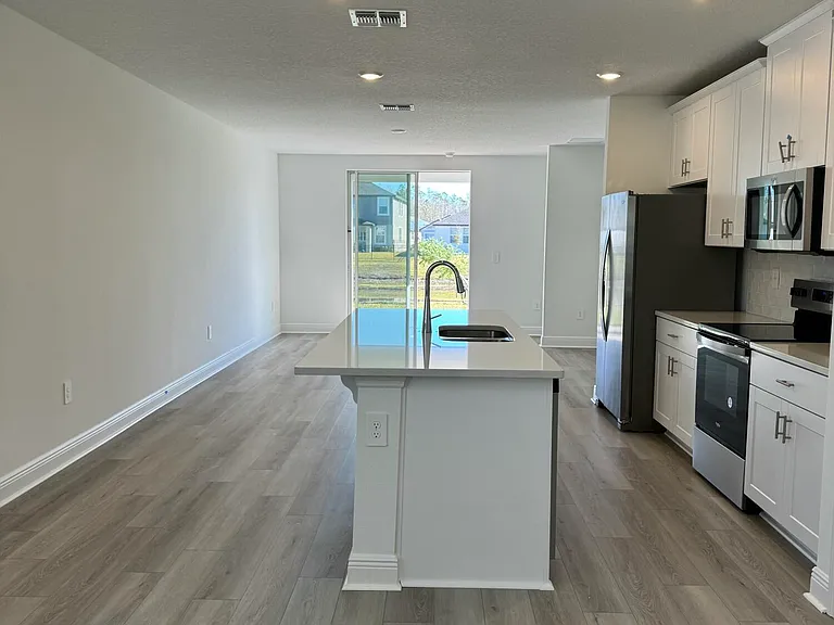 185 Links Terrace Blvd — Photo 6