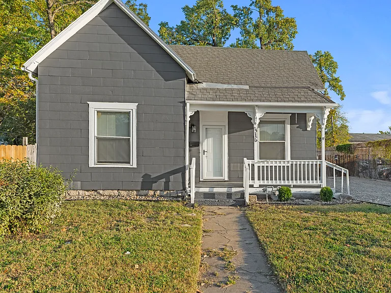316 W Park St — Photo 23
