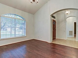 8742 Willancy Ln, Houston, TX 77095