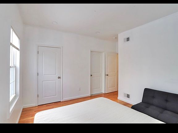 5th image of 345 N 2nd St Floor 2