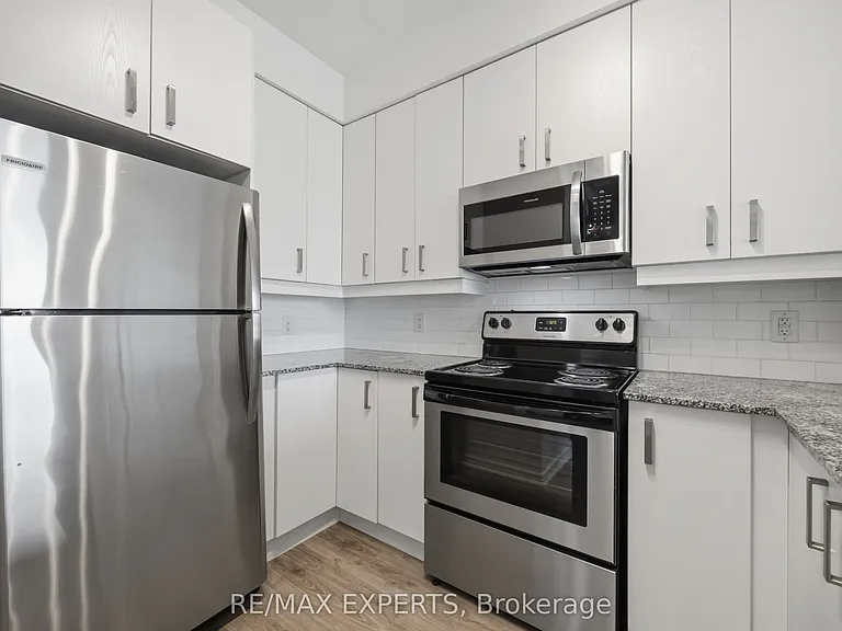 11611 Yonge St #227 — Photo 6