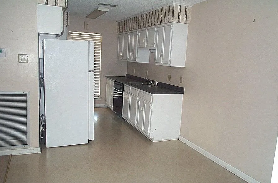 Toulon Dr, Baton Rouge — Photo 2