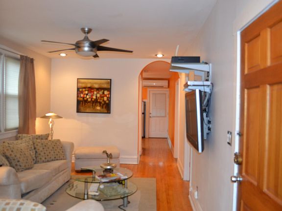 2nd image of 2566 W Argyle St #3