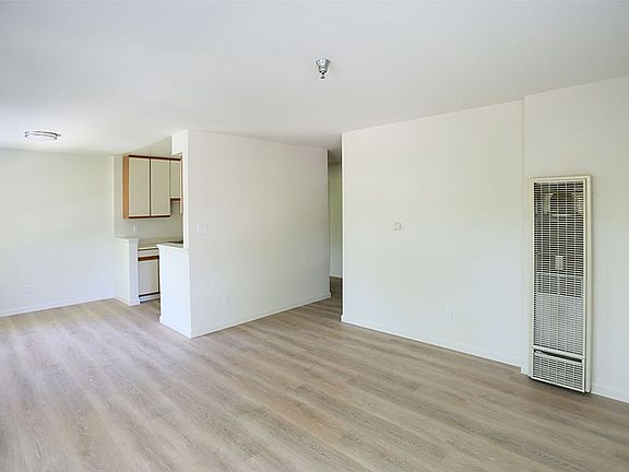 5th image of 301 Jayne Ave #3