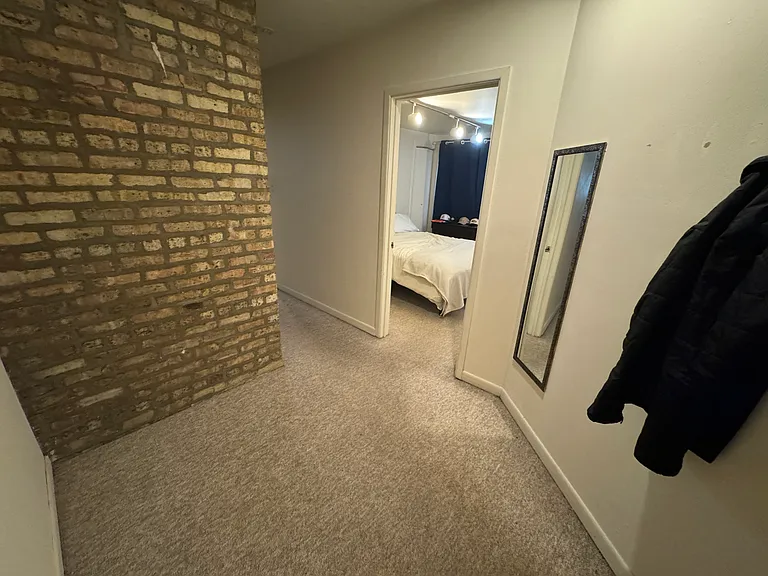1208 W Roscoe St #G — Photo 10