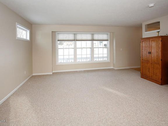 2nd image of 105 Rosebud Ct