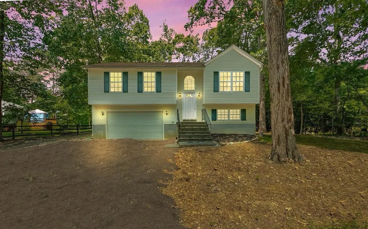 4 bed, 2.5 bath, 1539 sqft, $2,500 — Photo 1