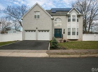 12 Lenox St, Edison, NJ 08817