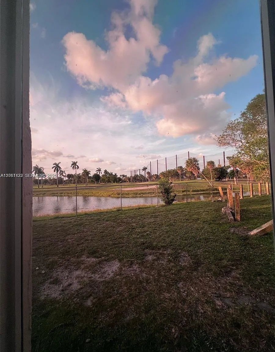 Las Brisas@ Country Club — Photo 1