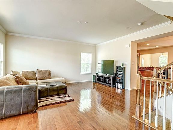 2nd image of 200 Siena Ln